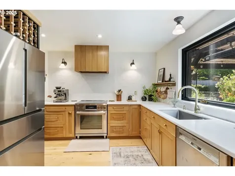 9335 SW View Terrace Portland OR 97224