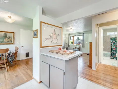 1571 Sallal Court Woodburn OR 97071