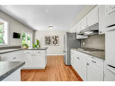 38 Churchill Downs Lake Oswego OR 97035
