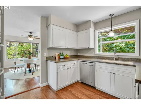 38 Churchill Downs Lake Oswego OR 97035