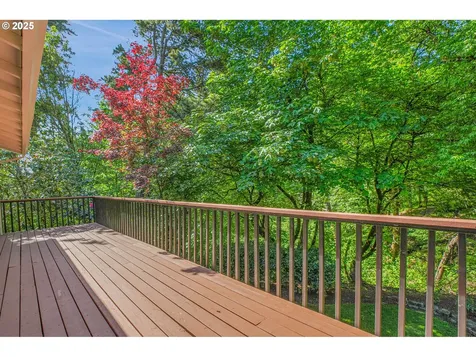 38 Churchill Downs Lake Oswego OR 97035