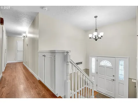 38 Churchill Downs Lake Oswego OR 97035
