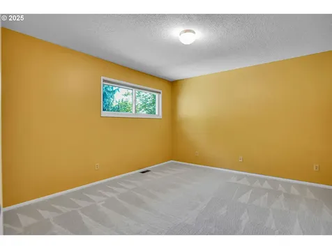 38 Churchill Downs Lake Oswego OR 97035