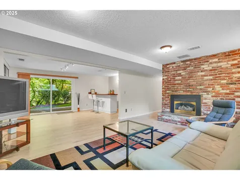 38 Churchill Downs Lake Oswego OR 97035