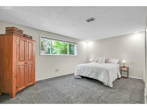 38 Churchill Downs Lake Oswego OR 97035