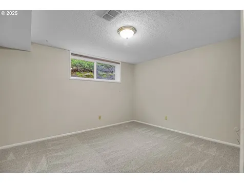 38 Churchill Downs Lake Oswego OR 97035