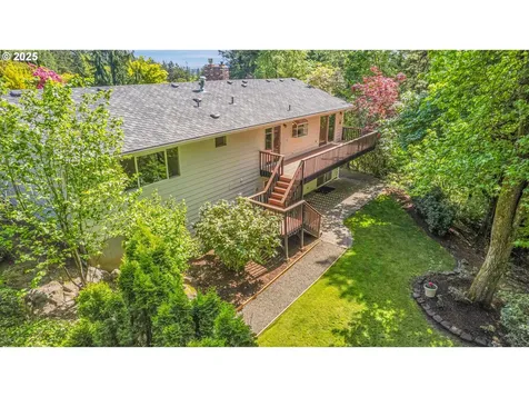 38 Churchill Downs Lake Oswego OR 97035