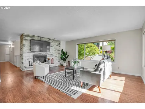 38 Churchill Downs Lake Oswego OR 97035