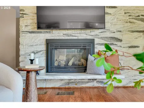 38 Churchill Downs Lake Oswego OR 97035