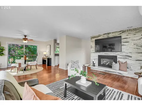 38 Churchill Downs Lake Oswego OR 97035
