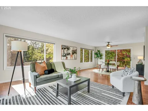 38 Churchill Downs Lake Oswego OR 97035