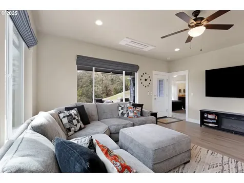 200 Platinum Drive Roseburg OR 97471