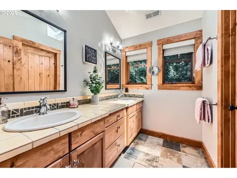 34560 NE Wilsonville Road Newberg OR 97132