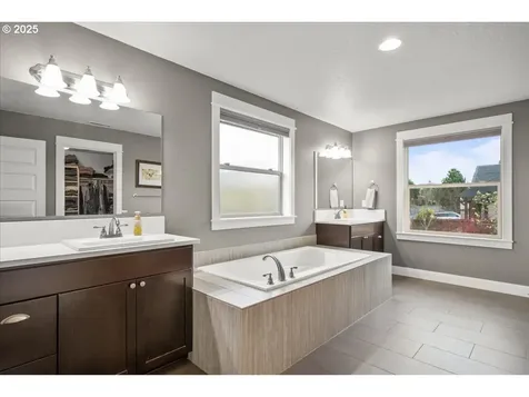 14109 NW 56th Avenue Vancouver WA 98685