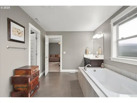 14109 NW 56th Avenue Vancouver WA 98685