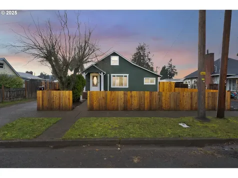 741 S 8th Street Cottage Grove OR 97424