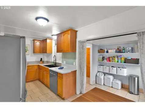 741 S 8th Street Cottage Grove OR 97424