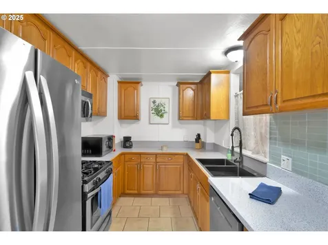 741 S 8th Street Cottage Grove OR 97424