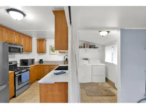 741 S 8th Street Cottage Grove OR 97424