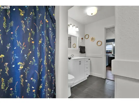 741 S 8th Street Cottage Grove OR 97424