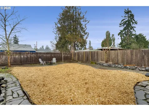 741 S 8th Street Cottage Grove OR 97424