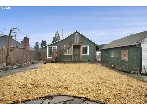 741 S 8th Street Cottage Grove OR 97424