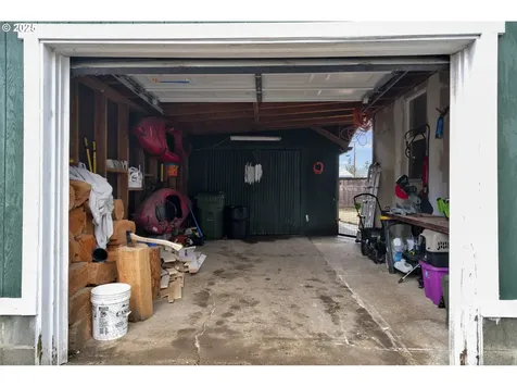 741 S 8th Street Cottage Grove OR 97424