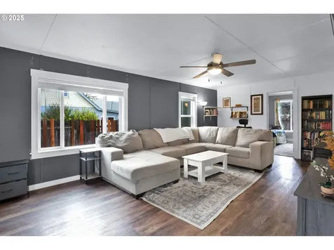 741 S 8th Street Cottage Grove OR 97424