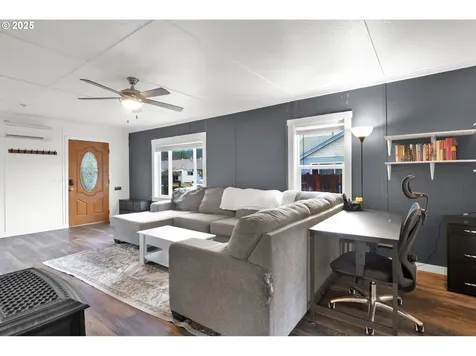741 S 8th Street Cottage Grove OR 97424