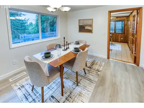 10525 SW 63rd Drive Portland OR 97219