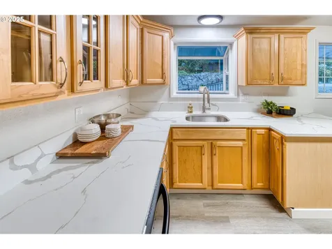 10525 SW 63rd Drive Portland OR 97219