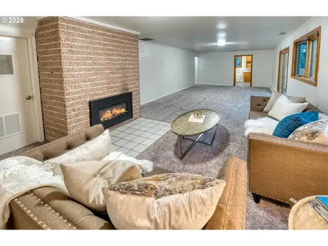 10525 SW 63rd Drive Portland OR 97219