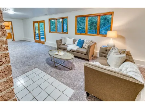 10525 SW 63rd Drive Portland OR 97219