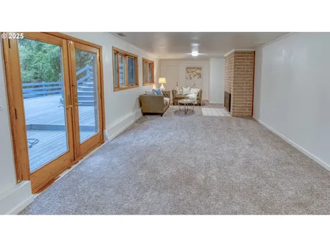 10525 SW 63rd Drive Portland OR 97219