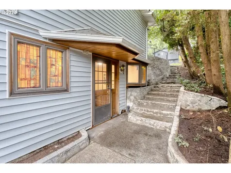 10525 SW 63rd Drive Portland OR 97219