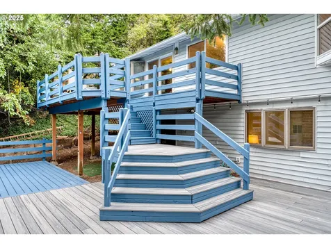10525 SW 63rd Drive Portland OR 97219