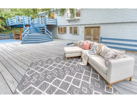 10525 SW 63rd Drive Portland OR 97219