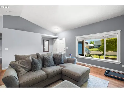 1230 Homestead Place Molalla OR 97038