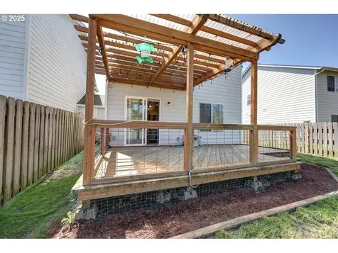 27 NW 6th Place Warrenton OR 97146