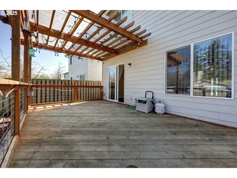 27 NW 6th Place Warrenton OR 97146
