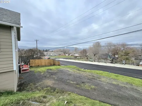 2410 E 12th Street The Dalles OR 97058