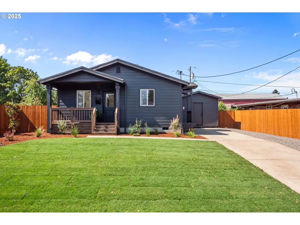 1251 SW Oregon Avenue Dallas OR 97338