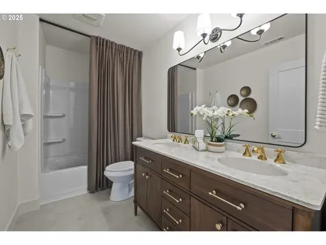 1251 SW Oregon Avenue Dallas OR 97338