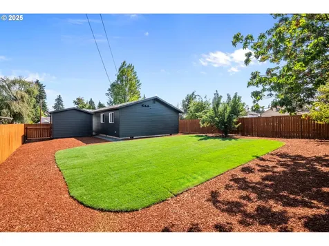 1251 SW Oregon Avenue Dallas OR 97338