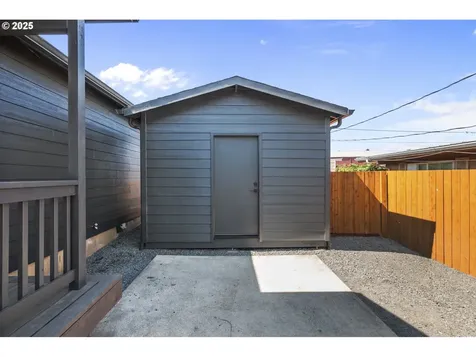 1251 SW Oregon Avenue Dallas OR 97338