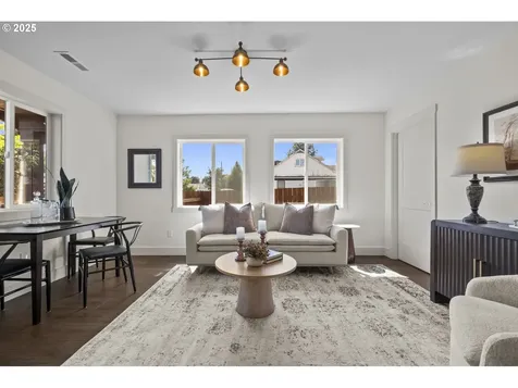 1251 SW Oregon Avenue Dallas OR 97338