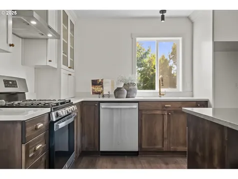 1251 SW Oregon Avenue Dallas OR 97338
