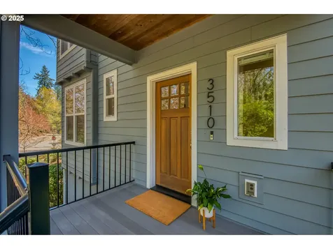 3510 SW Arnold Street Portland OR 97219