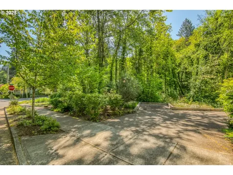 3510 SW Arnold Street Portland OR 97219