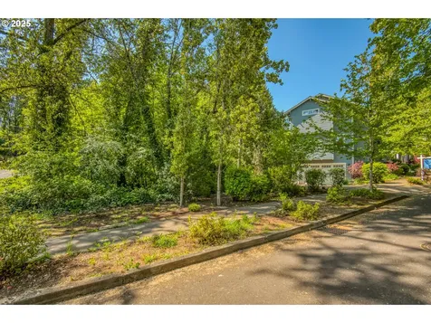 3510 SW Arnold Street Portland OR 97219